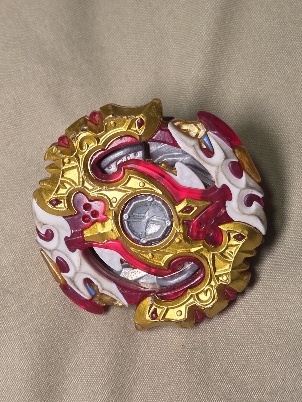Beyblade Burst Spryzen Requiem S3 Red Gold White Battle Top Hasbro